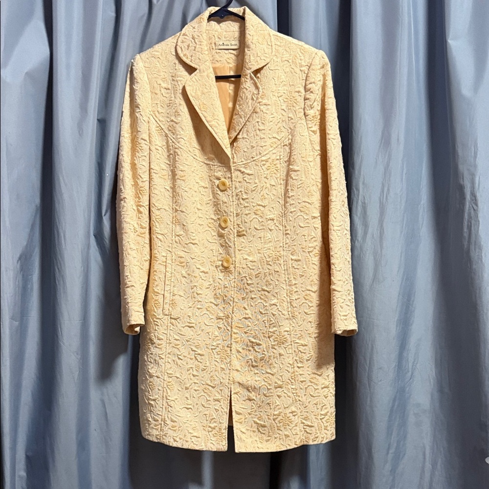 Amanda Smith Cream Textured Blazer Coat